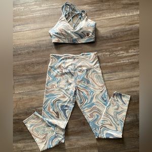 2 piece Workout outfit, leggings and sports bra size Medium- NWOT